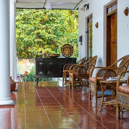 Babira Brookside Heritage Resort Кумараком Экстерьер фото